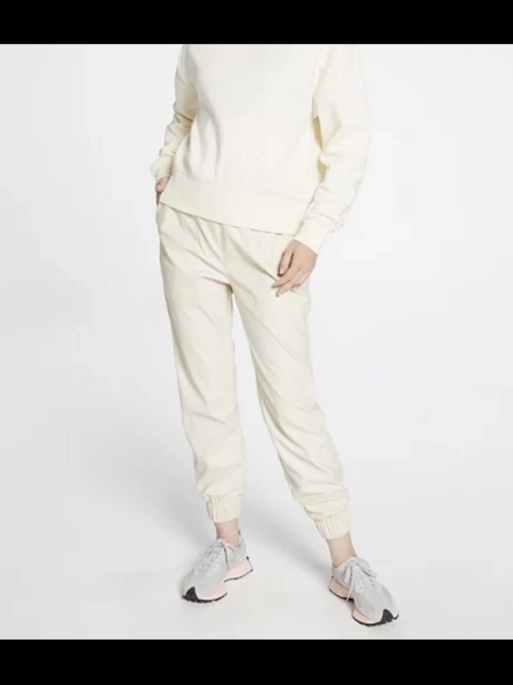 Calia by Carrie Underwood Women's Cream Faux Leather Jogger Pants NWT